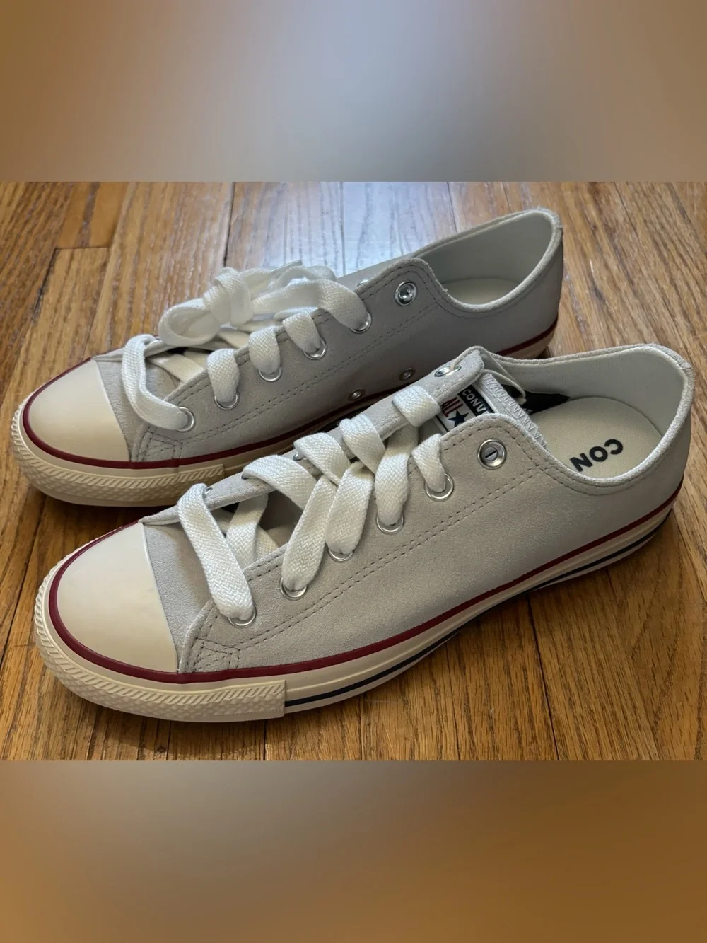 Men 8/Womens 10 Converse Chuck Taylor All Star Ox Trainers in Light Gray Suede